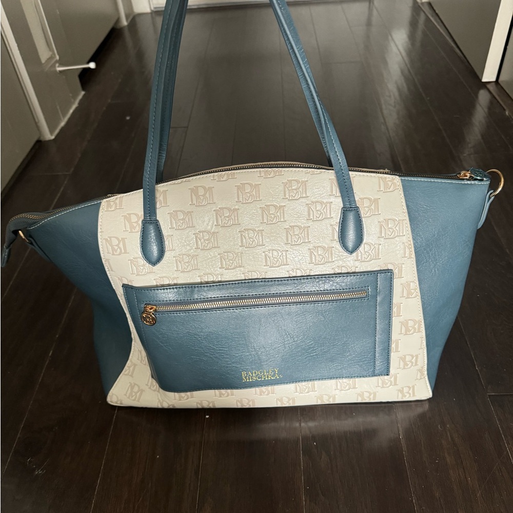 New bag never used! Super cute
